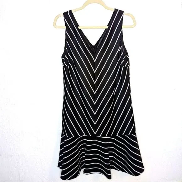Nine West Sleeveless Striped Dress Size 10 NWT